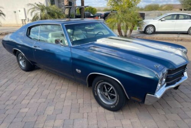 Importera din drömbil från USA bild på en blå 1970 Chevrolet Chevelle 396 SS