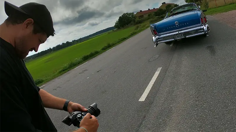 Professionell fotografering och videofilmning av 1958 Buick inför annonsering och export